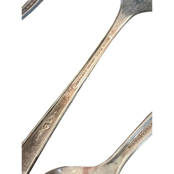 Vintage Mixed Lot Silverplated and Stainless Silverware Assorted Lot of 8 - Picture 9 of 13